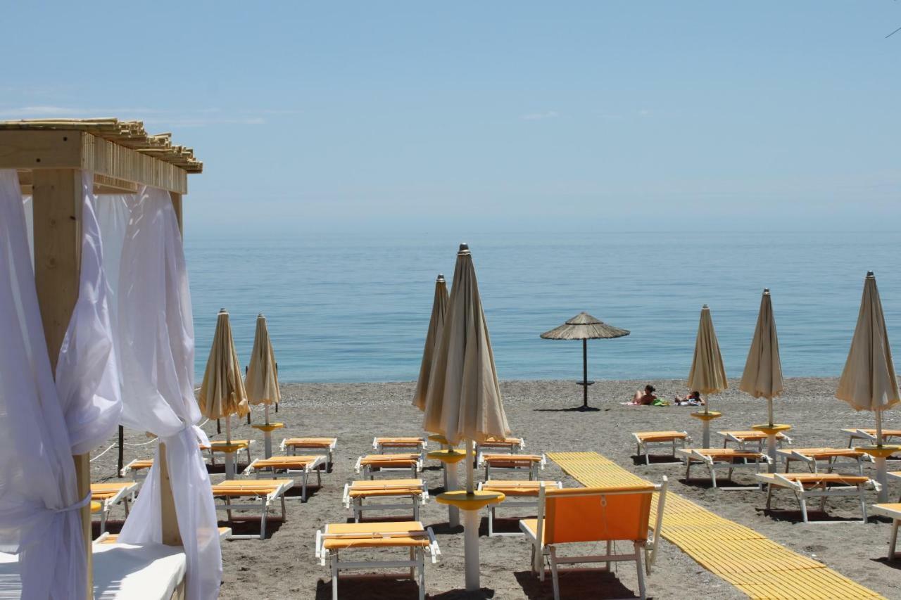 The Sea Rooms Letojanni Exterior foto
